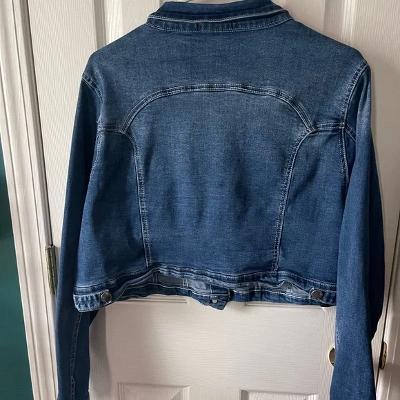 Cropped Blue Denim Jacket - Picture 2 of 4